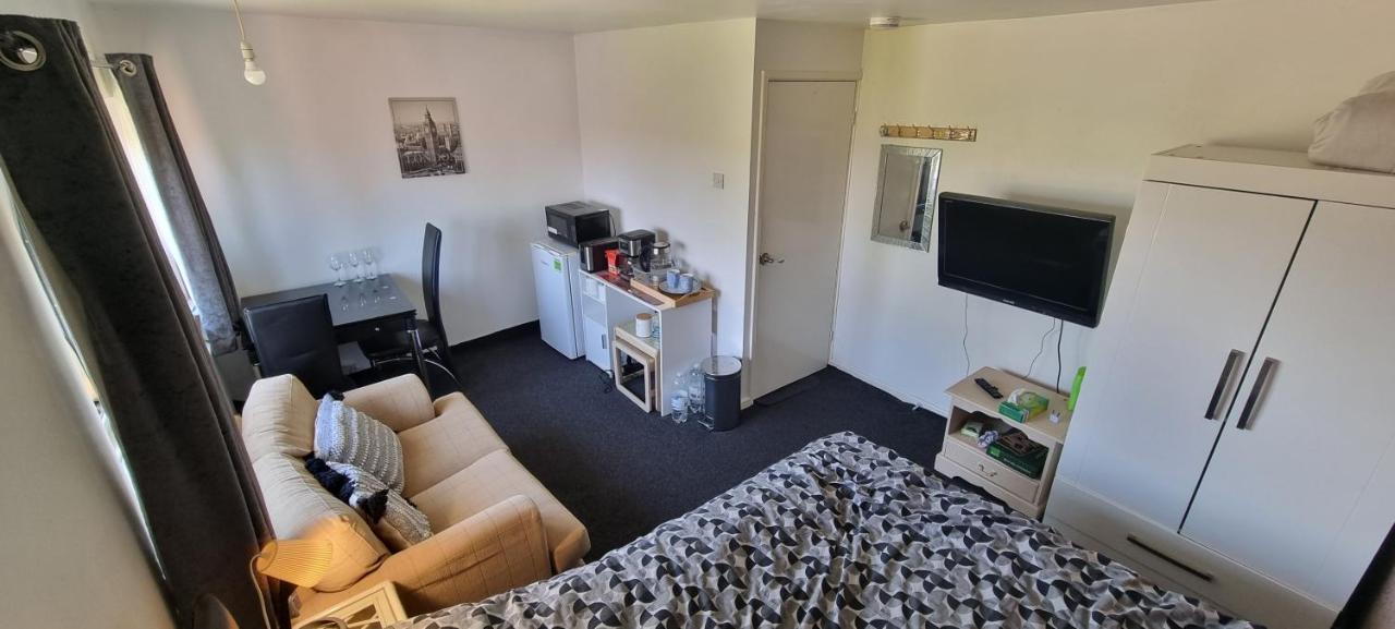 Spacious Room With Kichenet Rotherham Bagian luar foto